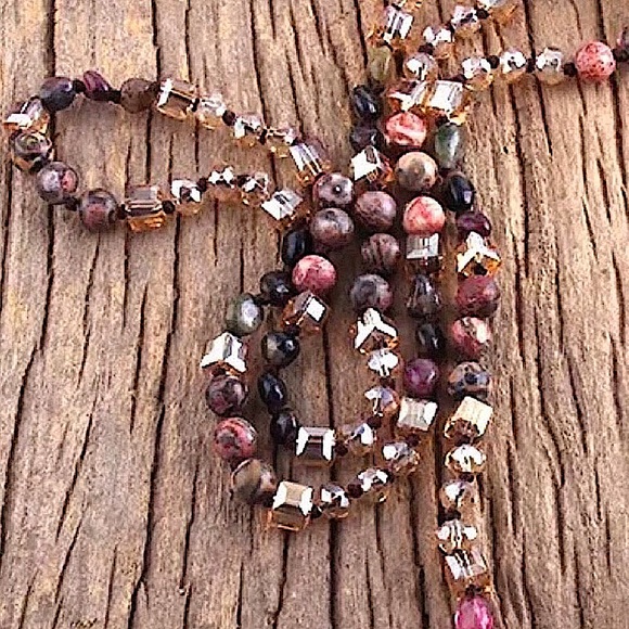 3/$15♥️ NEW EBONY Crescent Moon Black Double Horn/Tusk Necklace - Picture 4 of 12